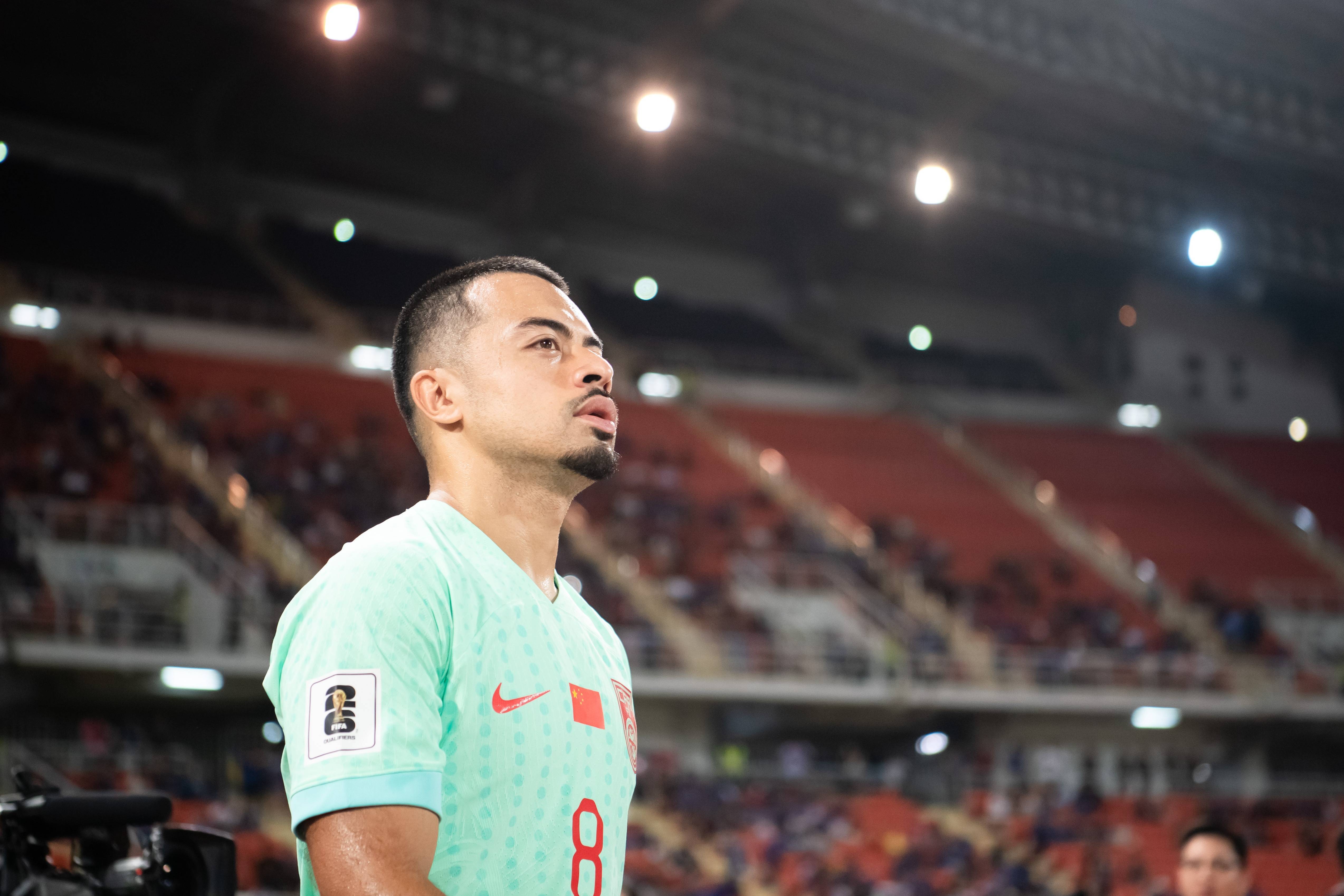 惊天逆袭！球队在亚冠比赛中力挫对手，全场震撼