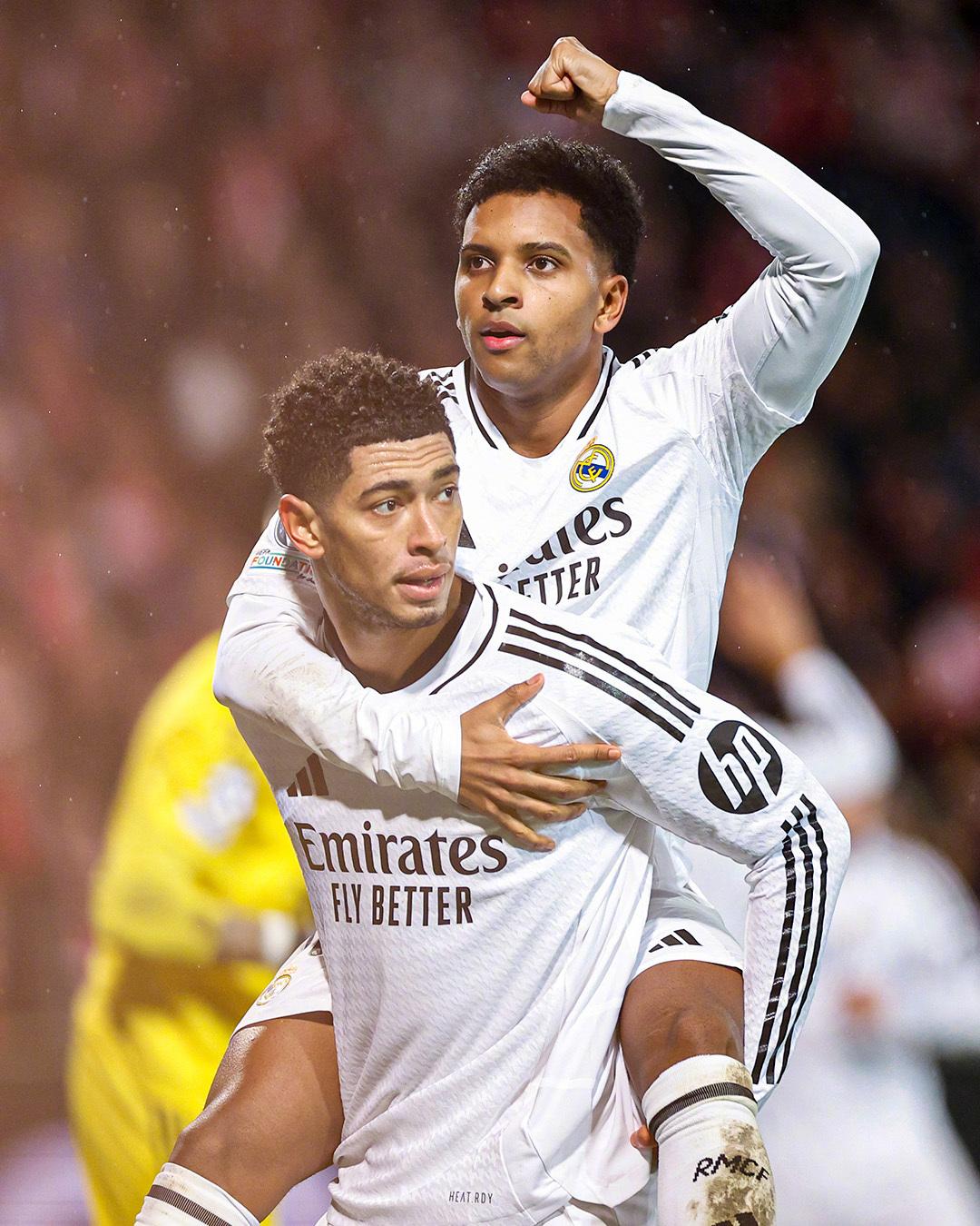 不来梅绿白军团主场失利,排名下滑,士气大振 不来梅绿白军团主场失利,排名下滑,士气大振