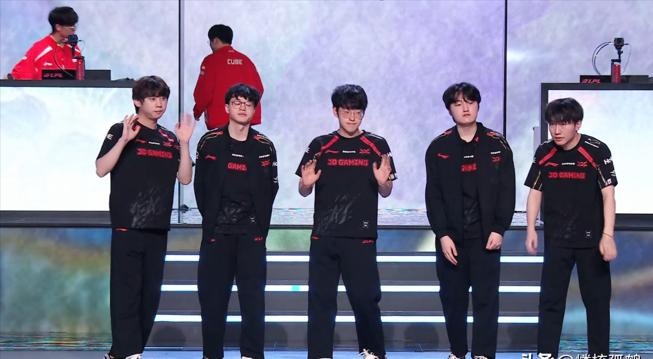 包含EG轻取LGD,Bin关键团战开团秒人顶尖较量淘汰赛,留下经典瞬间的词条 包含EG轻取LGD,Bin关键团战开团秒人顶尖较量淘汰赛,留下经典瞬间的词条