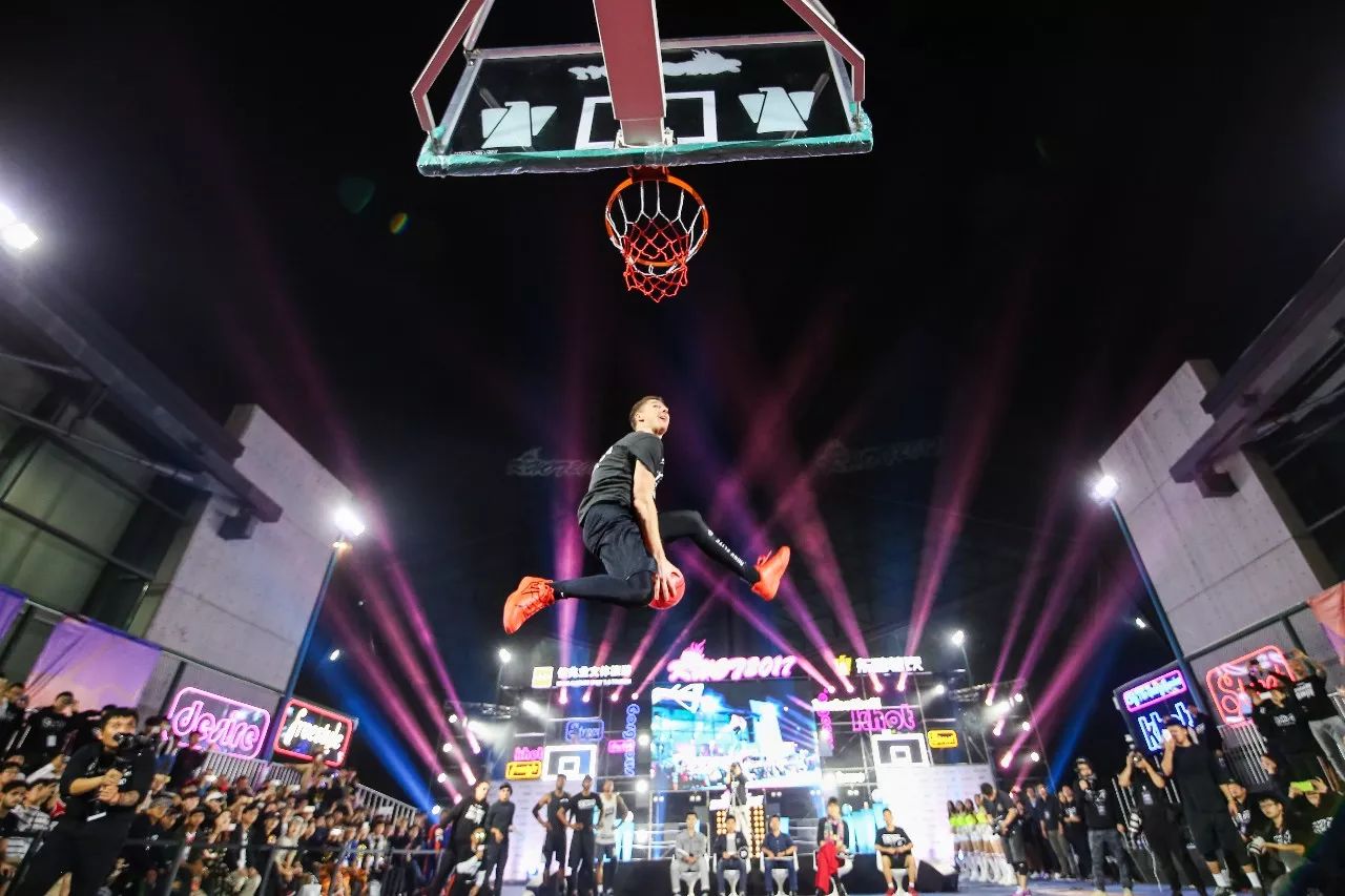 SHR绝杀TSM,Lehends操刀奇招英雄翻盘顶尖较量入围赛,引爆全场热议 SHR绝杀TSM,Lehends操刀奇招英雄翻盘顶尖较量入围赛,引爆全场热议