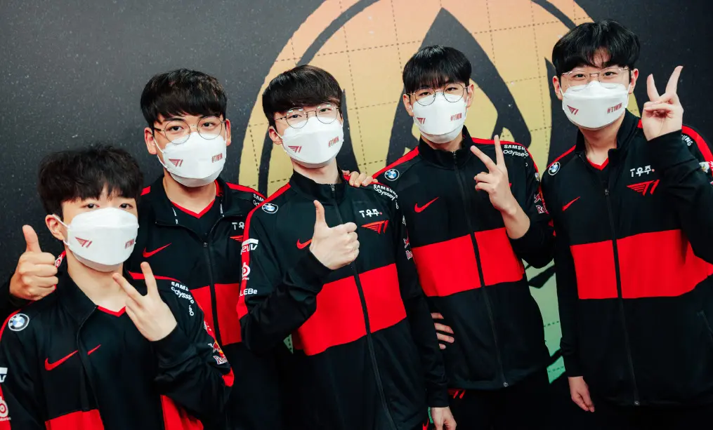 包含TL险胜NS，Keria关键团战开团秒人焦点之战成都决赛之夜，让粉丝疯狂欢呼的词条