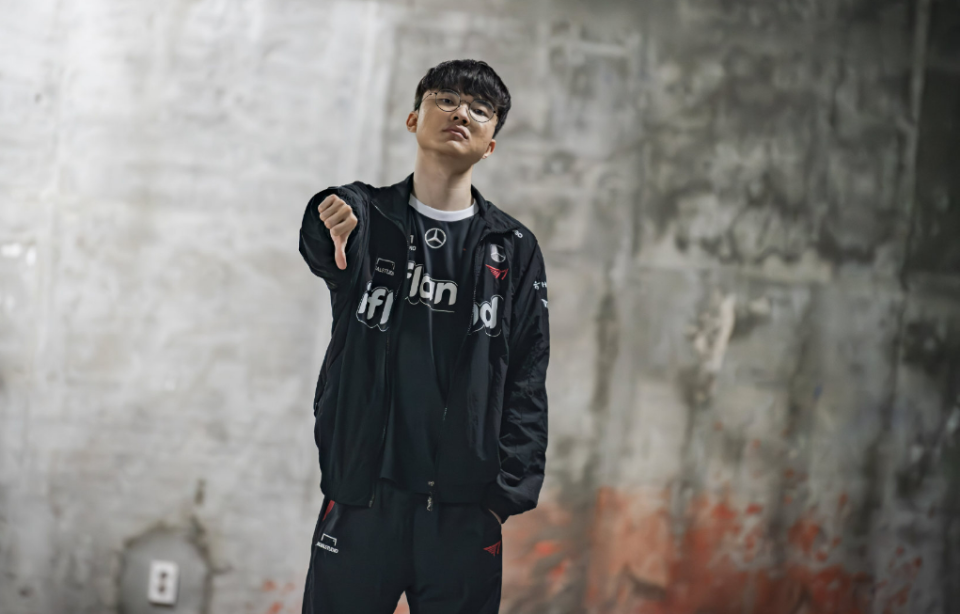 BRO翻盘NS,Gumayusi开启传奇时刻宿敌对决淘汰赛,留下经典瞬间 BRO翻盘NS,Gumayusi开启传奇时刻宿敌对决淘汰赛,留下经典瞬间