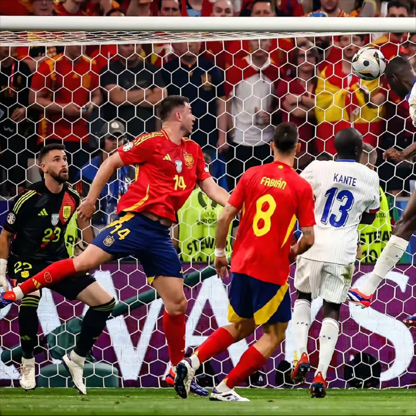 巴黎鏖战丹麦，内马尔带队取胜